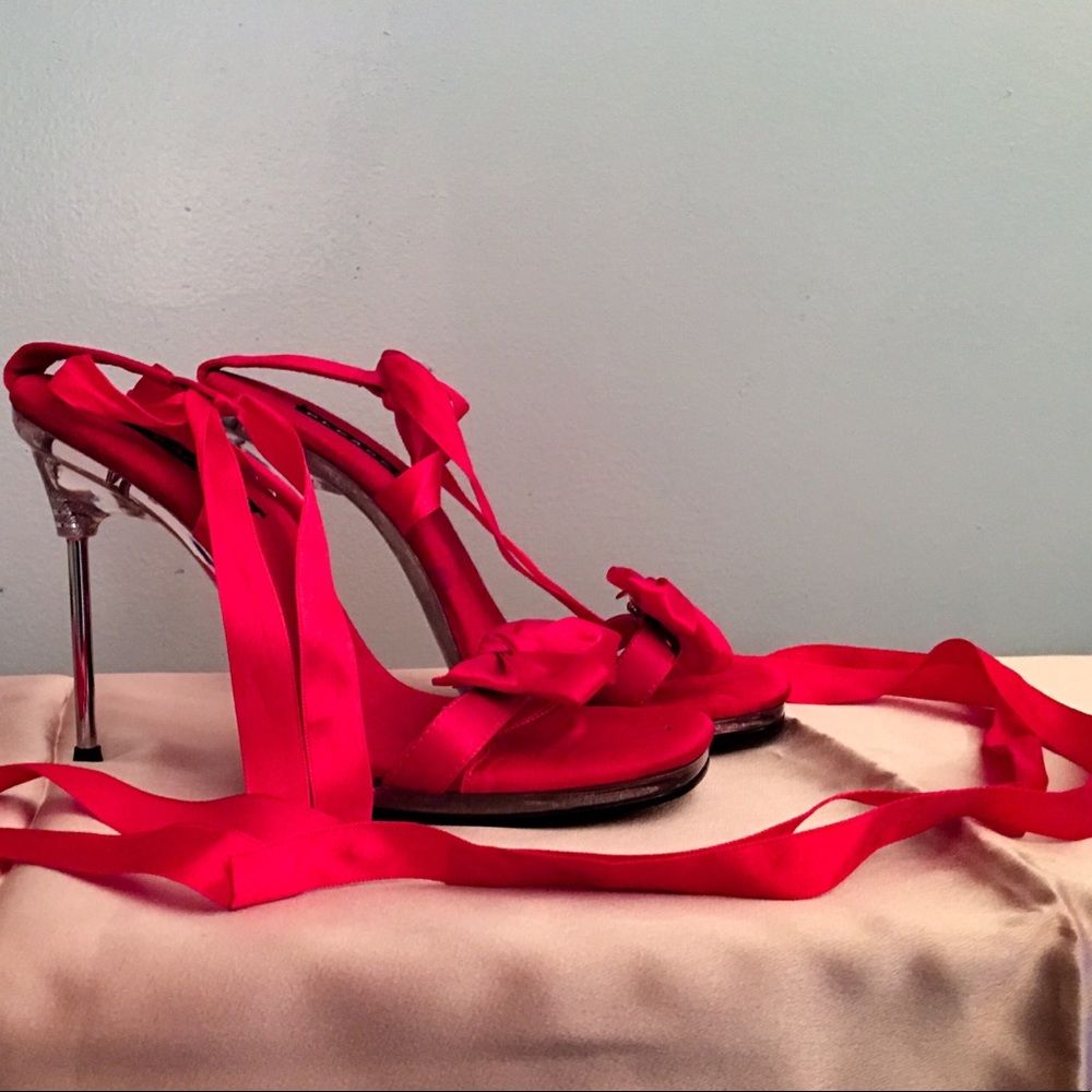Sexy Red Satin stilettos 👠!!